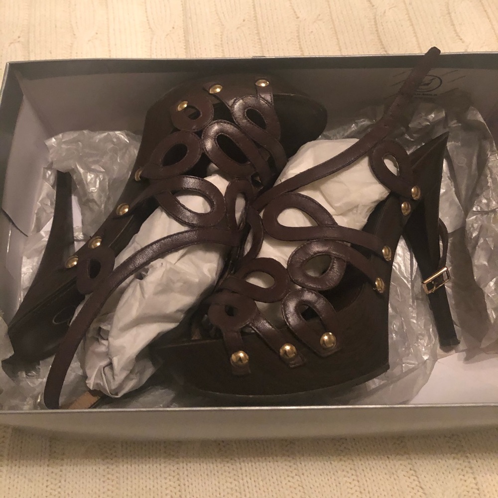 Platform high heeled sandal by Jessica Simpson